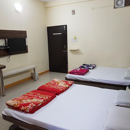 Hotel Shri Radhe Krishna Godarpura Экстерьер фото