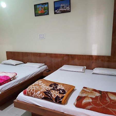Hotel Shri Radhe Krishna Godarpura Экстерьер фото