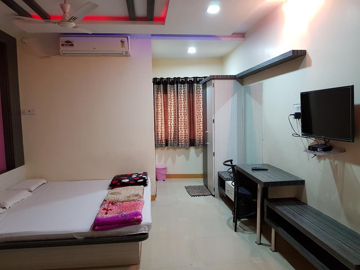 Hotel Shri Radhe Krishna Godarpura Экстерьер фото