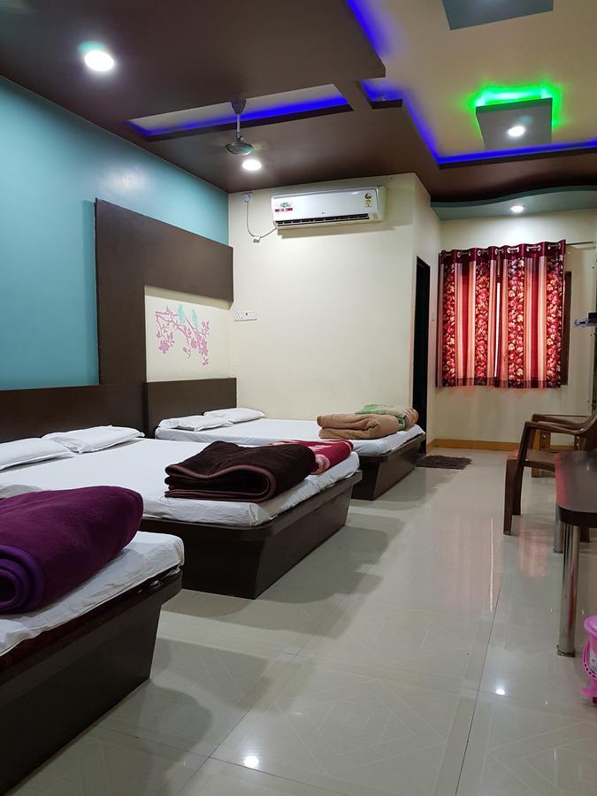 Hotel Shri Radhe Krishna Godarpura Экстерьер фото