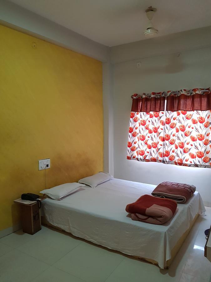 Hotel Shri Radhe Krishna Godarpura Экстерьер фото