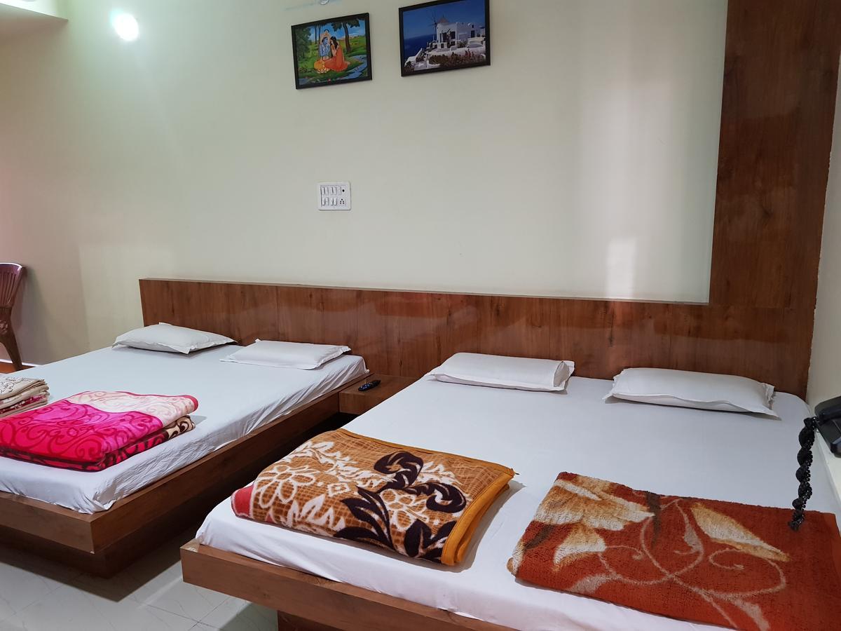Hotel Shri Radhe Krishna Godarpura Экстерьер фото