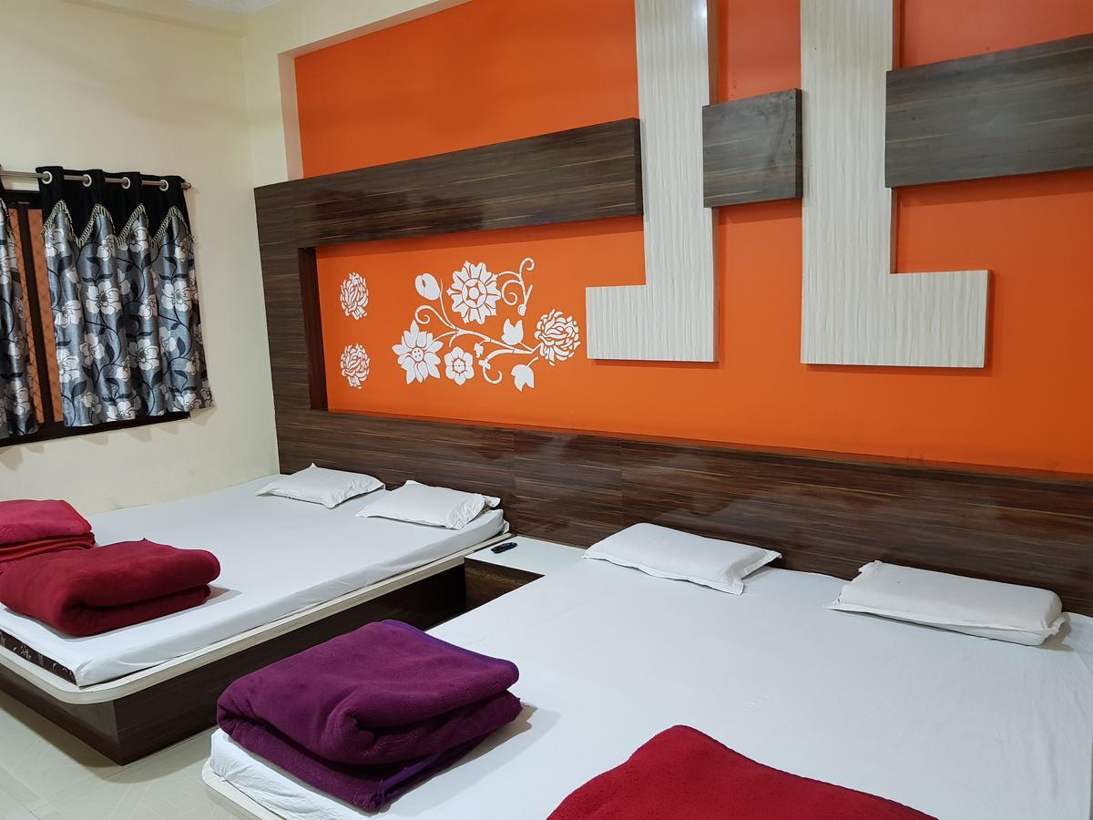 Hotel Shri Radhe Krishna Godarpura Экстерьер фото