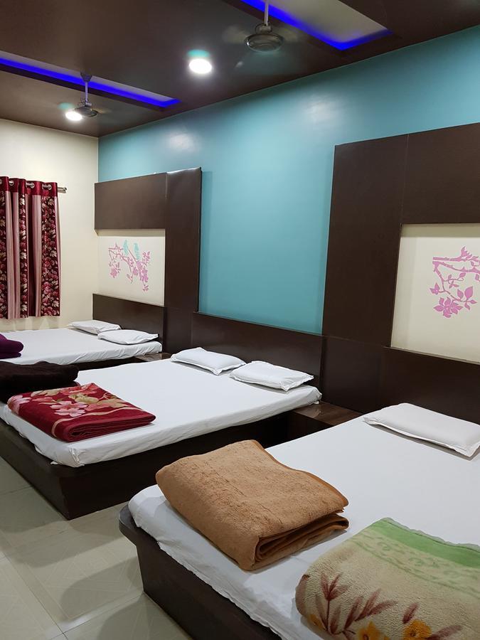 Hotel Shri Radhe Krishna Godarpura Экстерьер фото