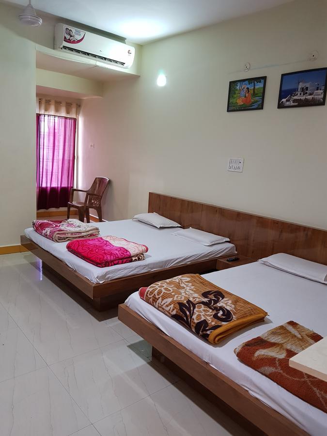 Hotel Shri Radhe Krishna Godarpura Экстерьер фото