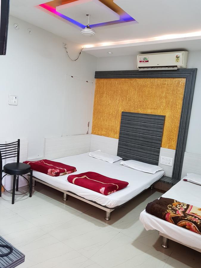 Hotel Shri Radhe Krishna Godarpura Экстерьер фото